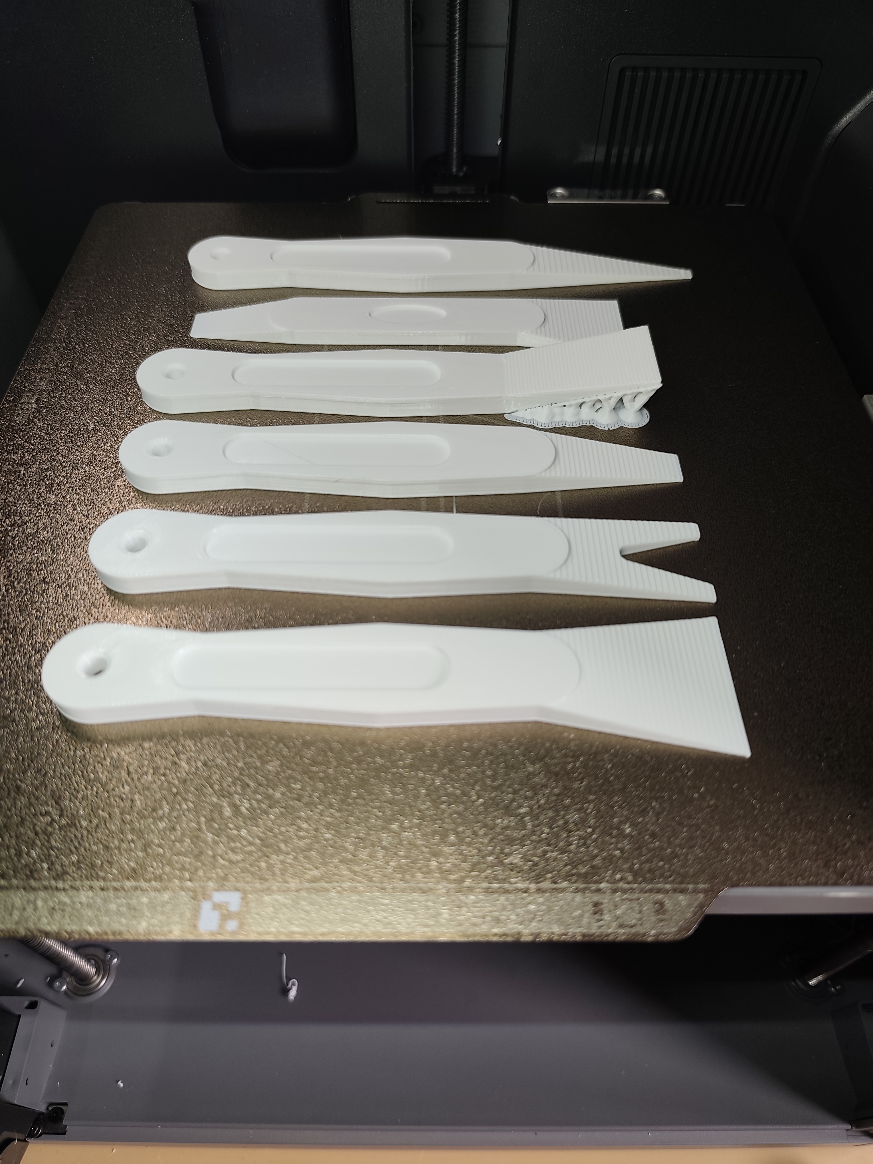 Miniatura 1 do modelo 3D Multi-Functional Scraper & Pry Tool Set