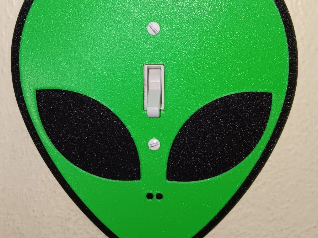 Alien Head Light switch Cover - Free 3D Print Model - MakerWorld