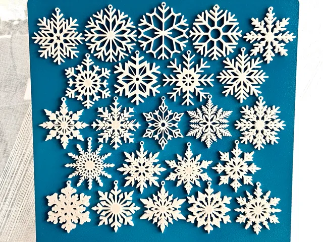23 Snowflake Baubles Pack