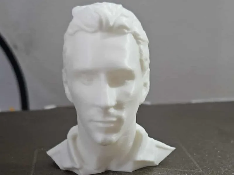 Lionel Messi statue 