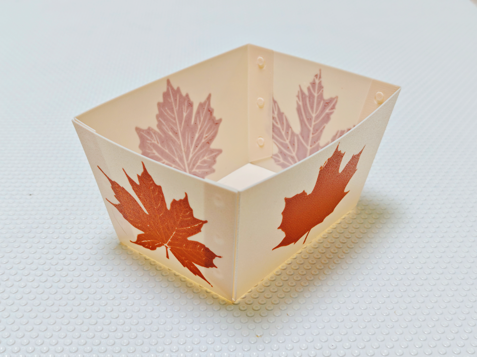 Miniatura 1 do modelo 3D 折叠枫叶盒 、野餐零食盒 ▏薄如蝉翼 ▏微透绝美 ▏氛围感收纳盒（超省料、一体打印，十秒折叠）