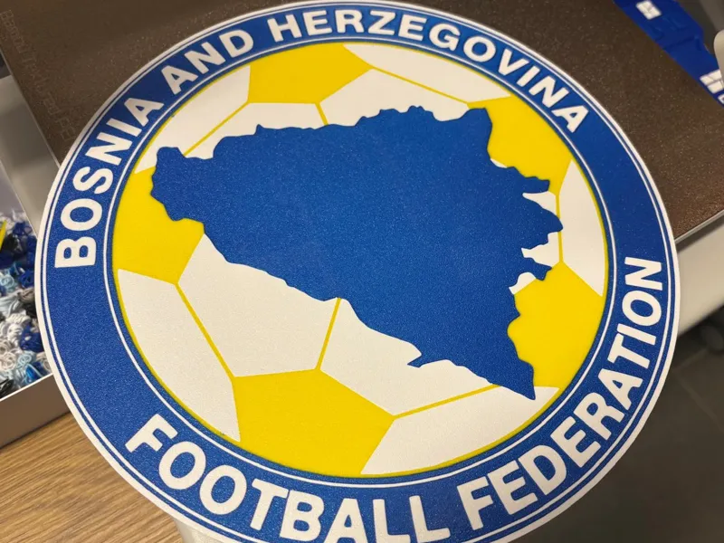 Bosnia and Herzegovina Football Logo Groß