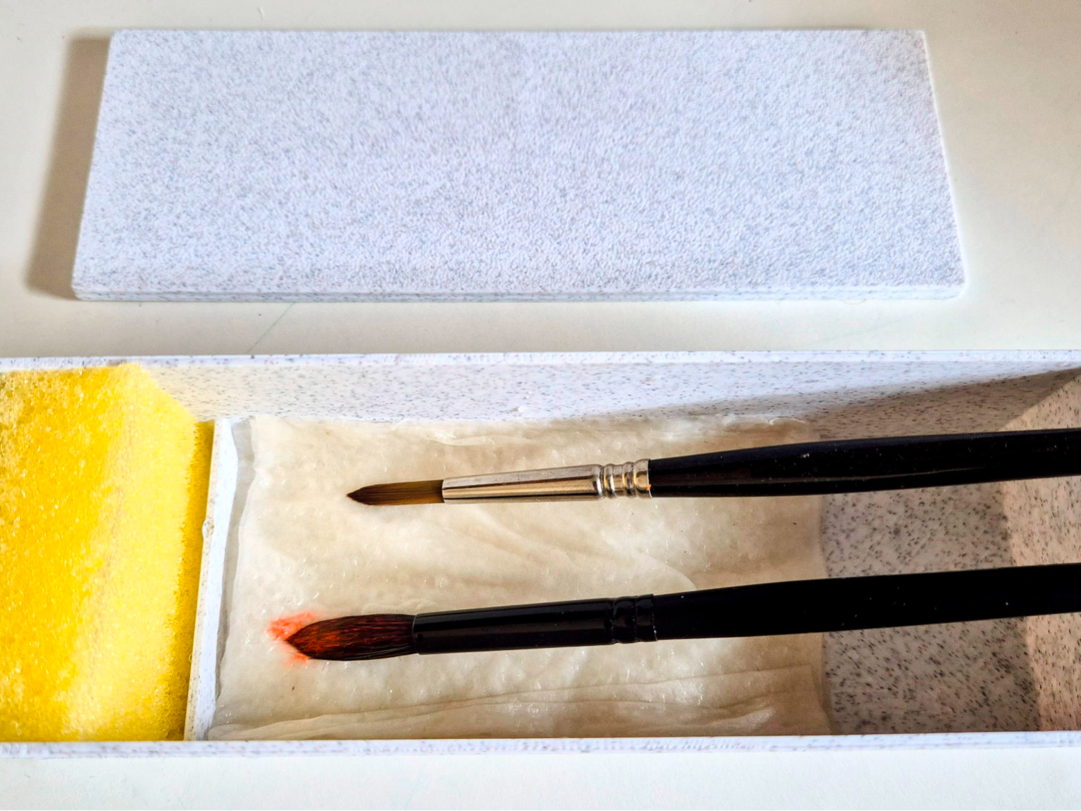 Paint Brush Humidifier for Watercolor and Acrylic