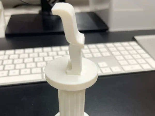 Statuette symbole du programmeur sur socle