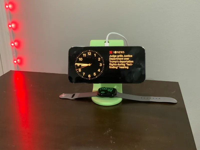 iPhone (MagSafe) & Apple Watch charging stand