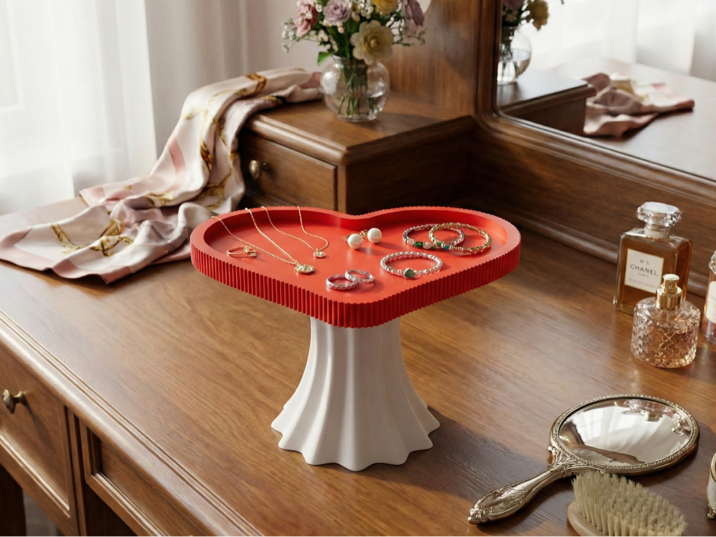 Heart-shaped jewelry tray