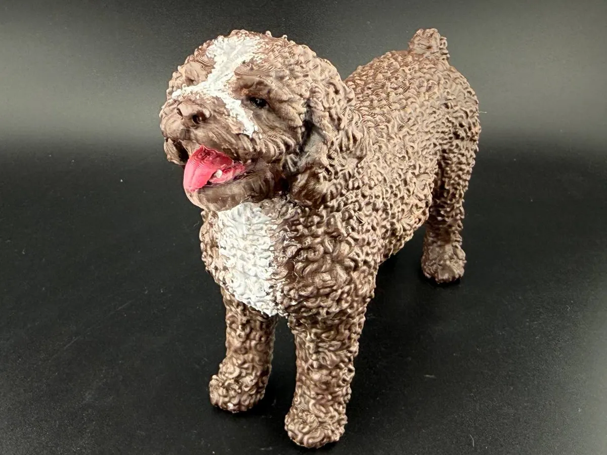 Figurine de chien d'eau espagnol