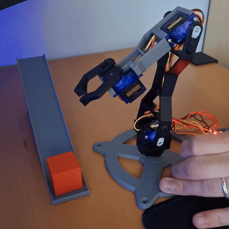 Servo Mini Arm view 2