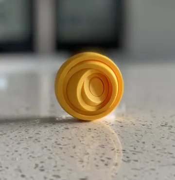 Objeto manipulable: Gyro sphere fidget — vista de referencia 4