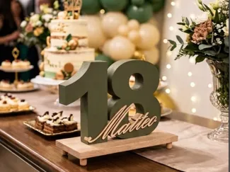 Birthday Standing Sign "18 Matteo"