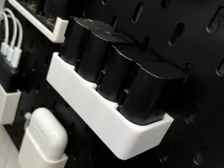 Skadis Canon Battery Holder