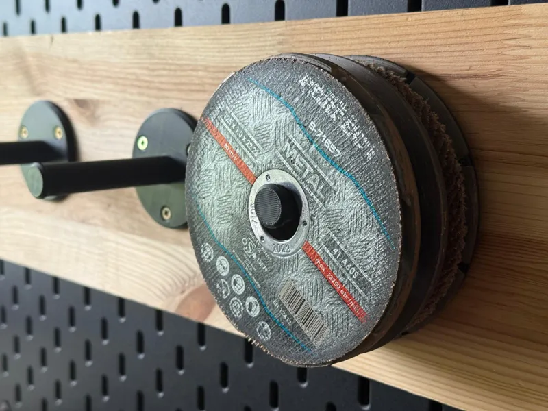 Grinder disc holder (wall mounted, 3 lengths)