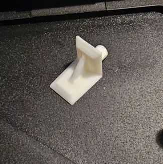 Shelf support pin
