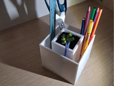 Pen holder vase