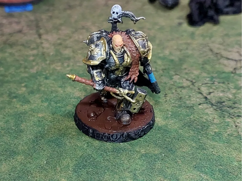 Adorno temático: Bedlam Lord. Referencia del modelo original.