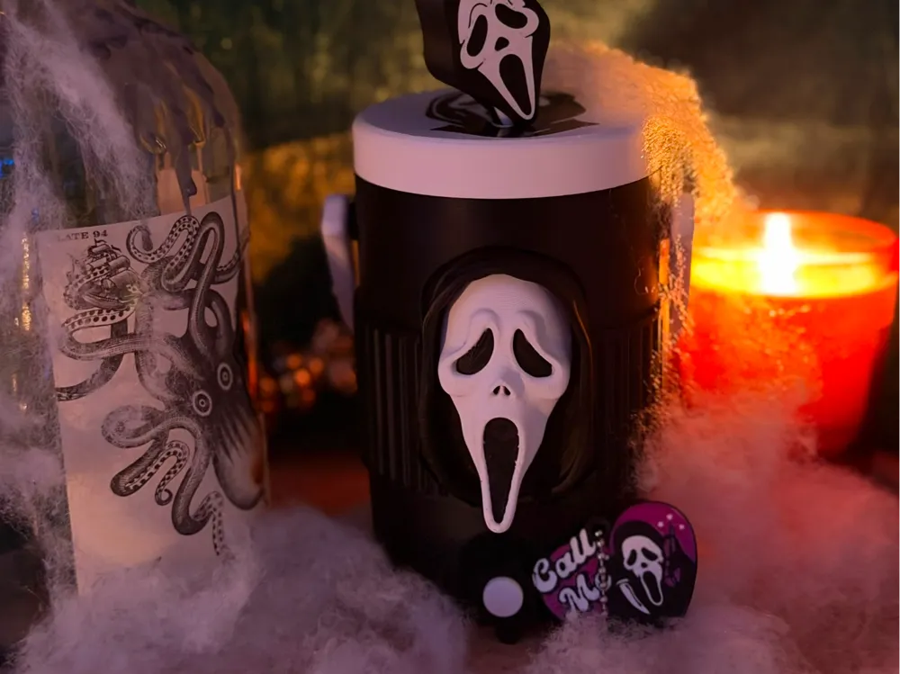 Soporte: Spooky Can Holder/Cooler. Referencia del modelo original.