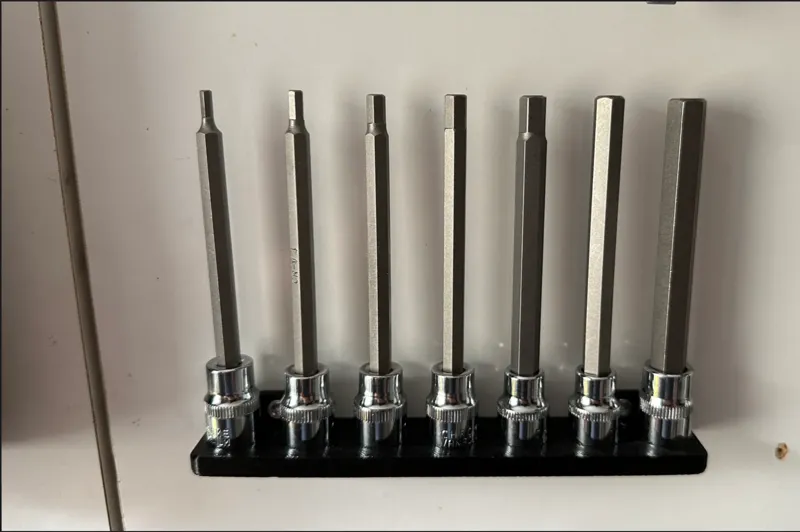 Simple wall bit holder for 3/8" mount