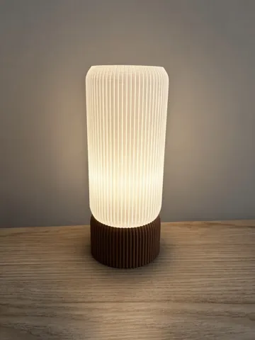 Accesorio de iluminación decorativa: The Basic Ribbed Desk Lamp — vista de referencia 5