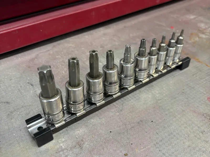 Magnetic Socket Rail Feet