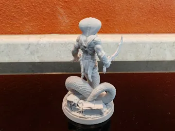 Escenografía en miniatura: Yuan-Ti Malison - Cobra Serpentfolk Dual Duelist — vista de referencia 4