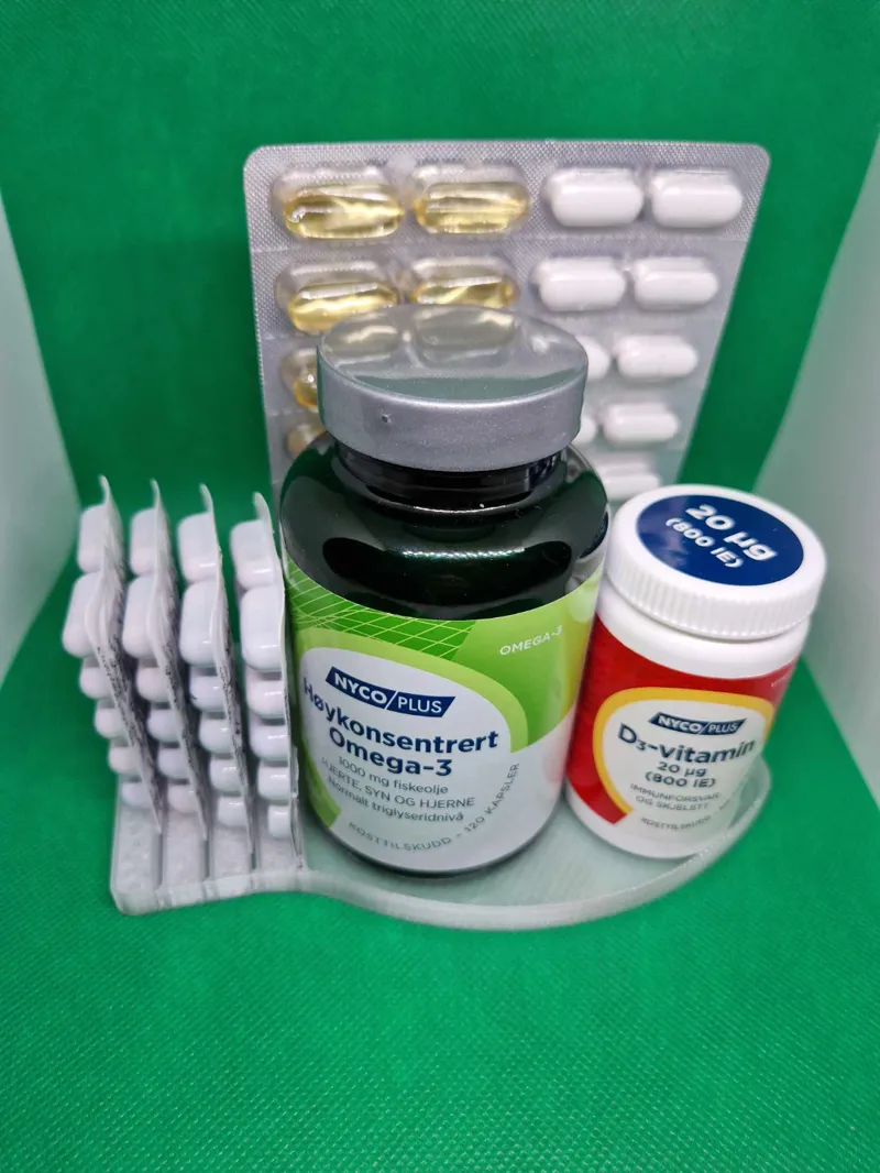 Simple medicine / suppliment tray organizer