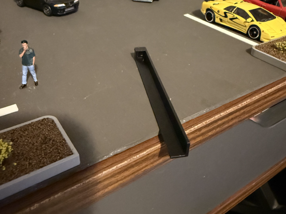 1 64 garage diorama corner clip