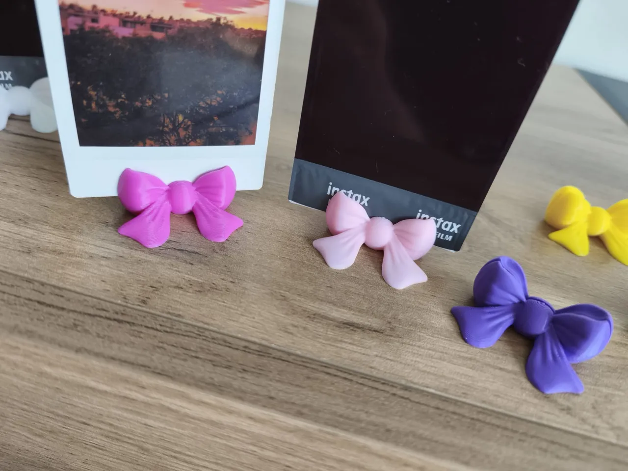 Bow Ribbon Photo and Notes Stand view 4