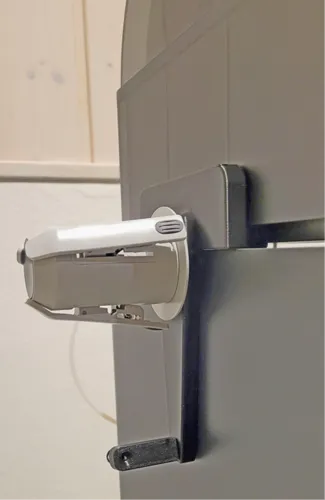 seitlicher Spulenhalter unter AMS geklemmt