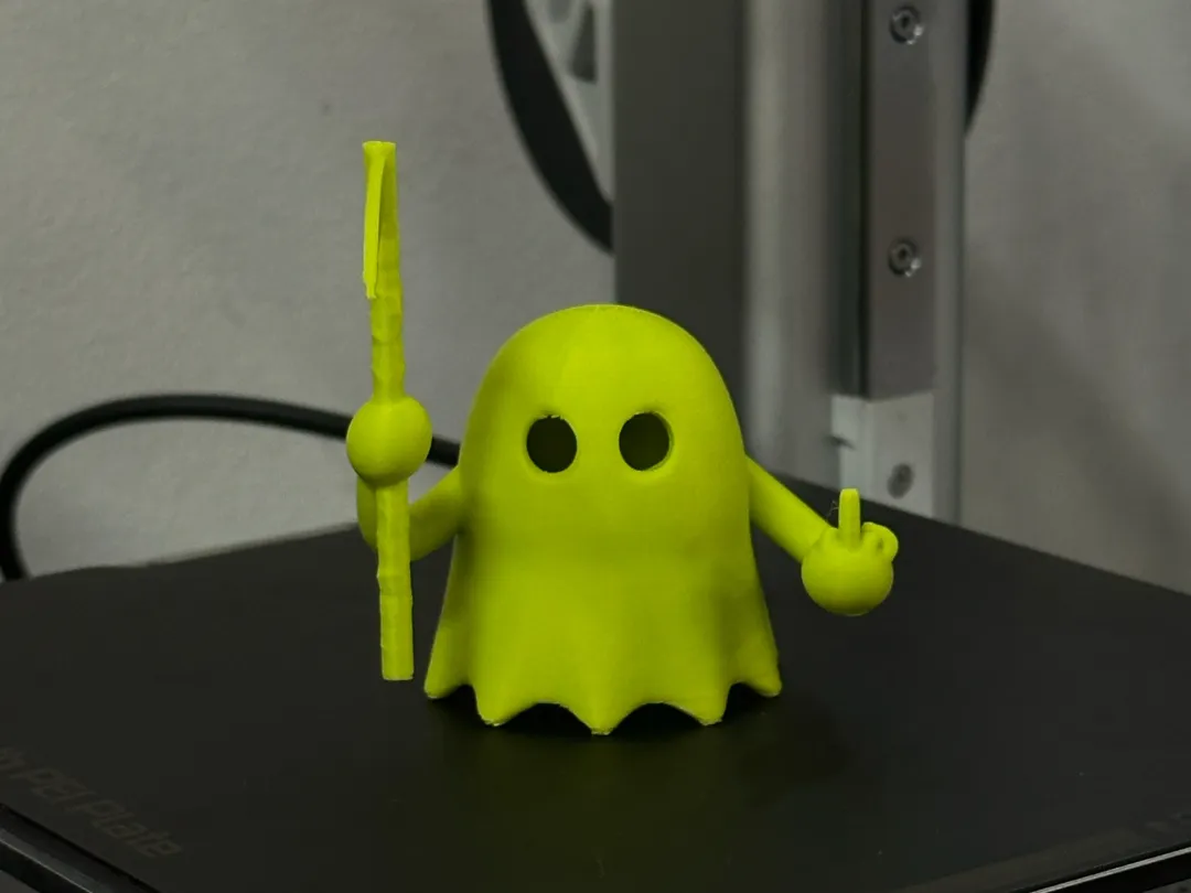 Petit fantôme grincheux
