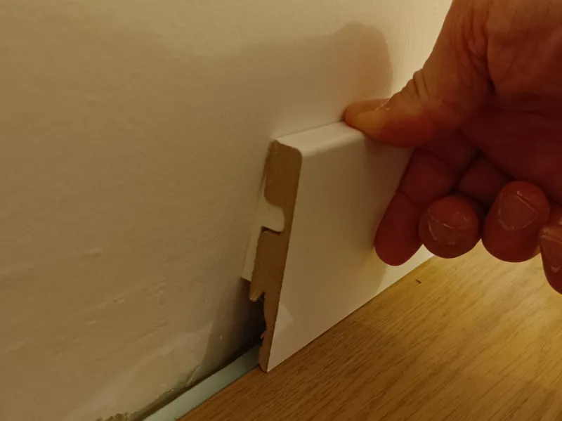 Plinths angle adapter - when too far from wall