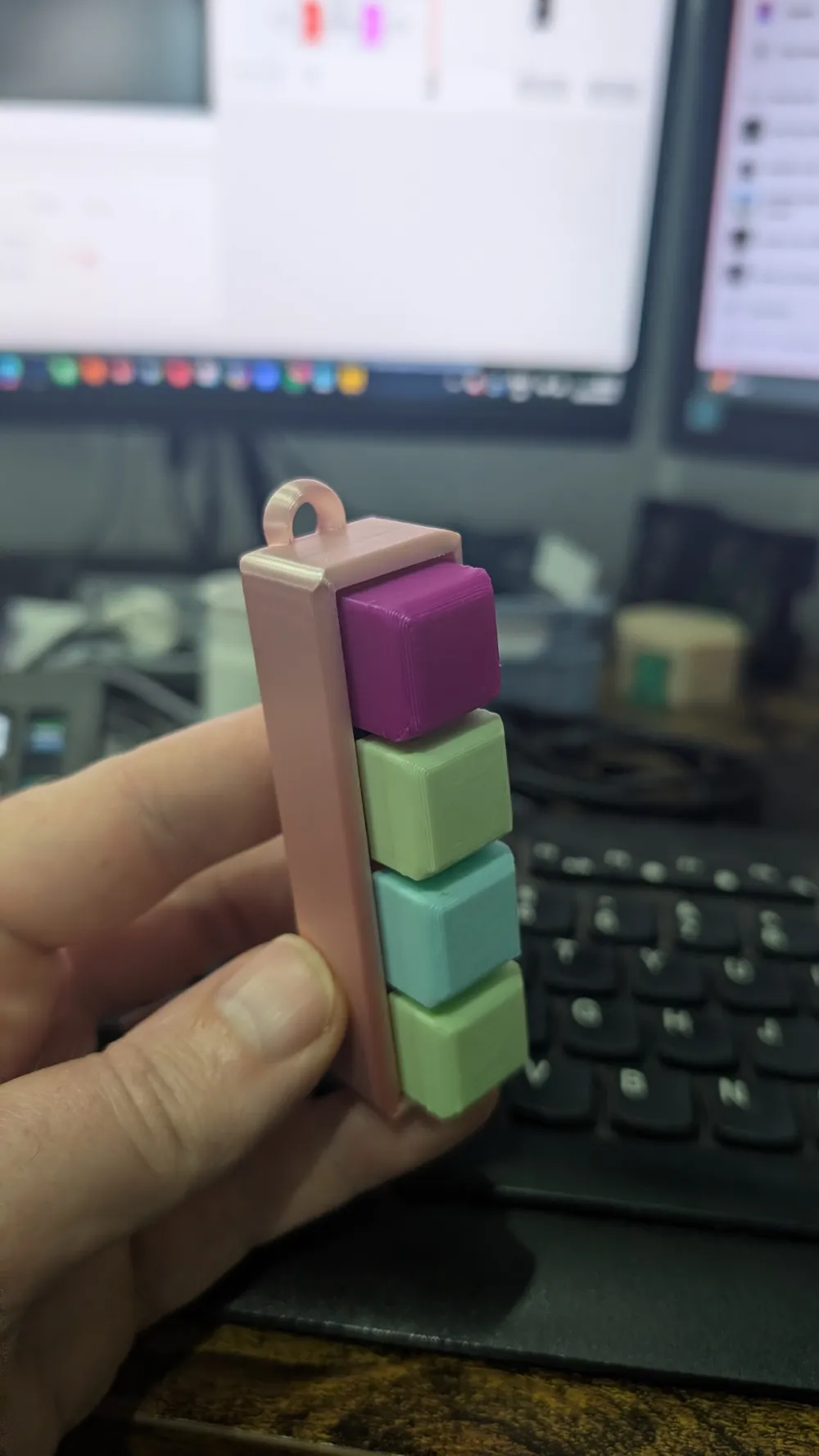 Fidget Keyboard Keyring. - Free 3D Print Model - MakerWorld