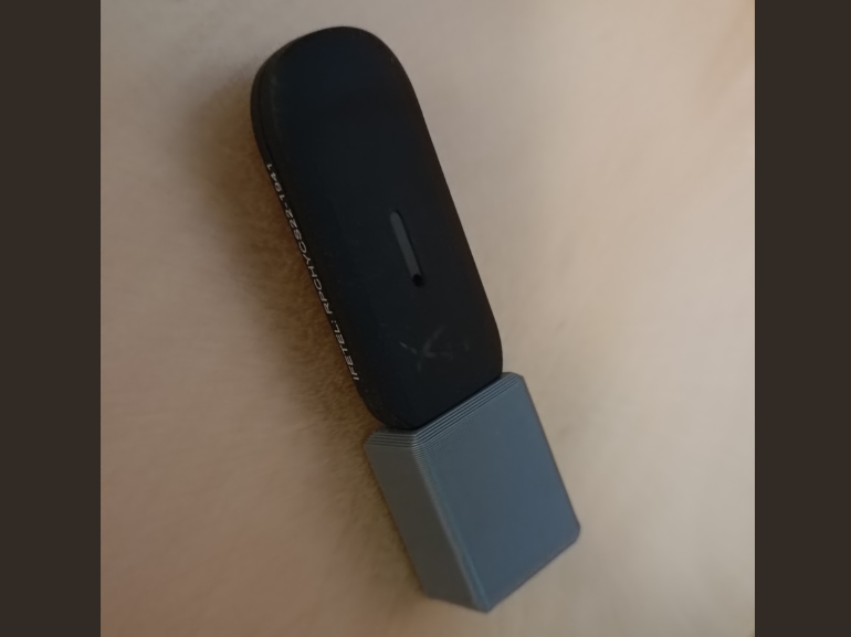 Single usb flash drive holder