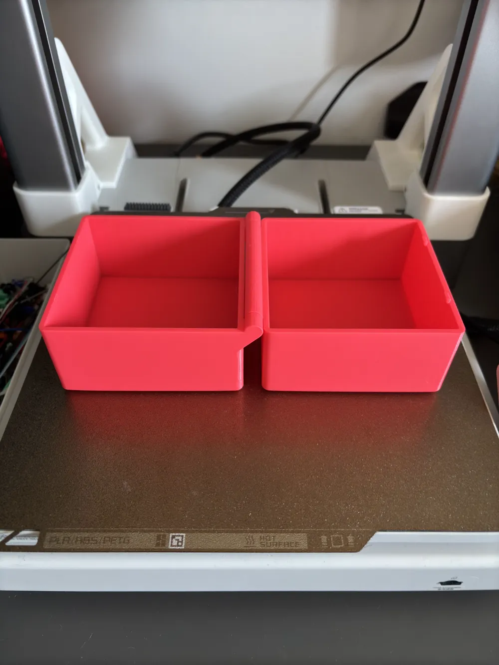 100x100x100mm Box with hinge and lock clip by PrinttX MakerWorld