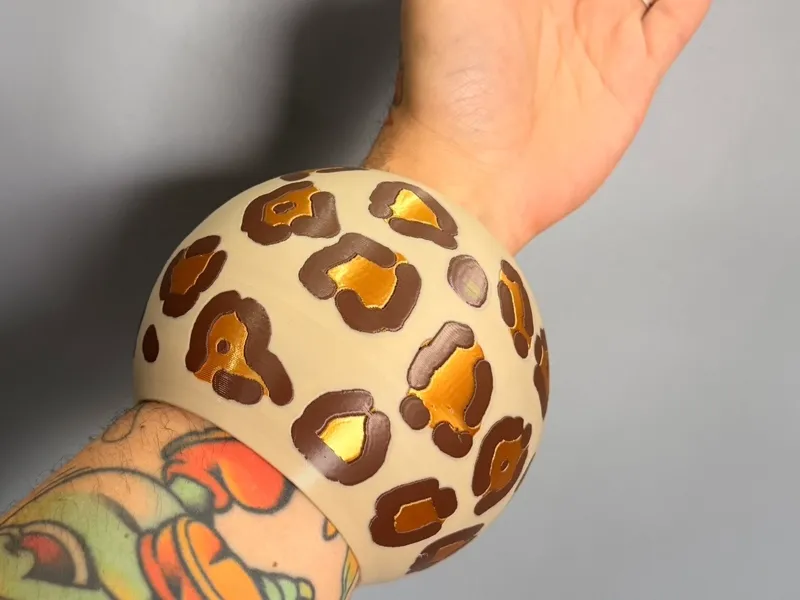 Bold Leopard Globe Bangle