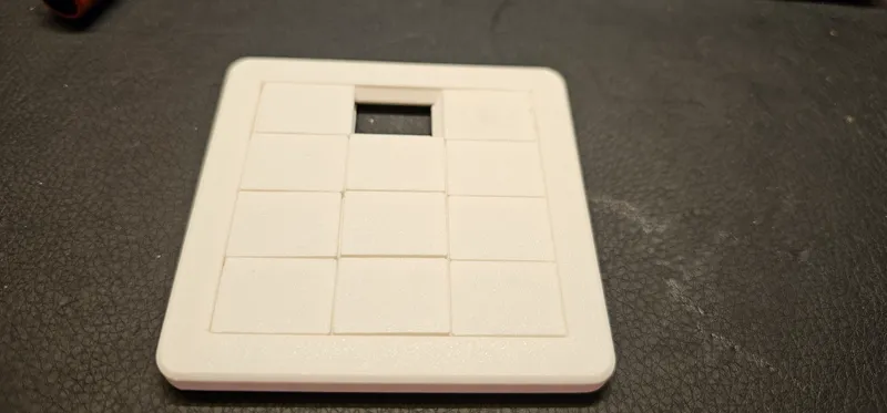 Blank Sliding Puzzle 3X3