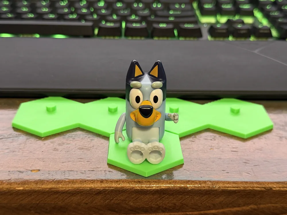 Bluey Figure (Moose Toys) Hexagonal Base / Stand - Free 3D Print Model ...