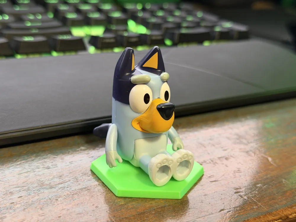 Bluey Figure (Moose Toys) Hexagonal Base / Stand - Free 3D Print Model ...