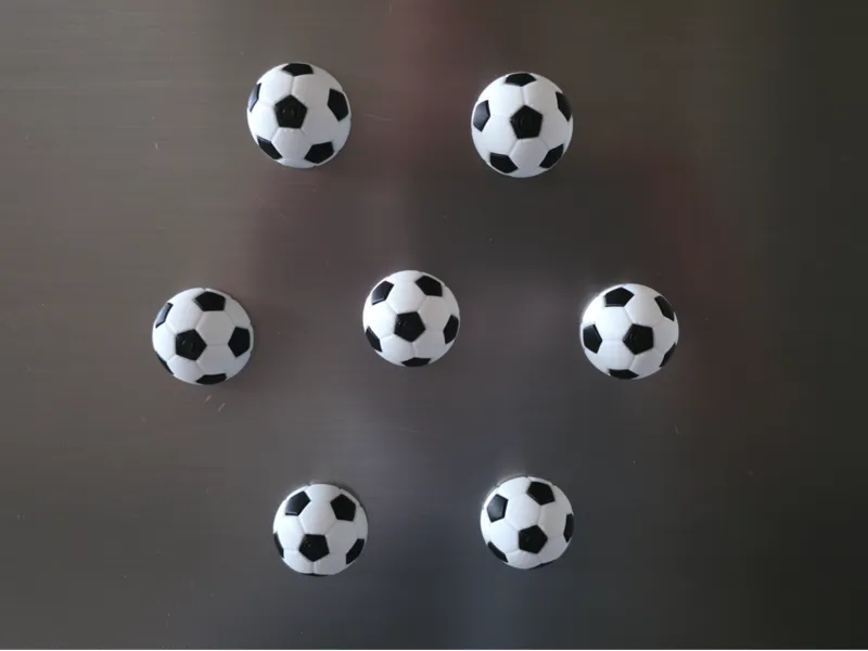Soccer ball magnet 10x3, 6x3mm