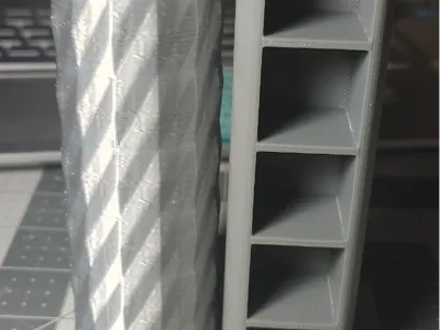 Customizable round container with threading cap