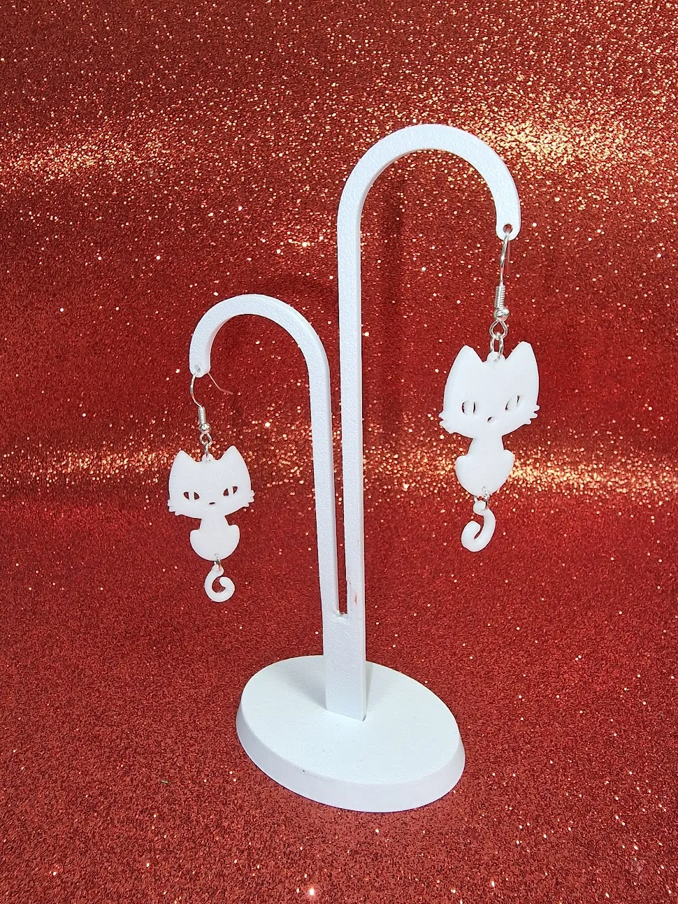 A white cat earrings view 3