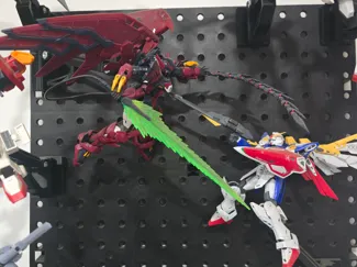 Adjustable Gundam Peg Board Mount