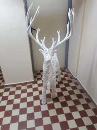 Renne de Noël ajouré (style Voronoï) — photo 8