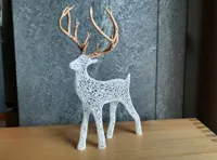 Renne de Noël ajouré (style Voronoï) — photo 9