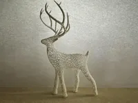 Renne de Noël ajouré (style Voronoï) — photo 1