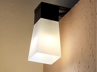 Minimalistic modern wall lamp DIY