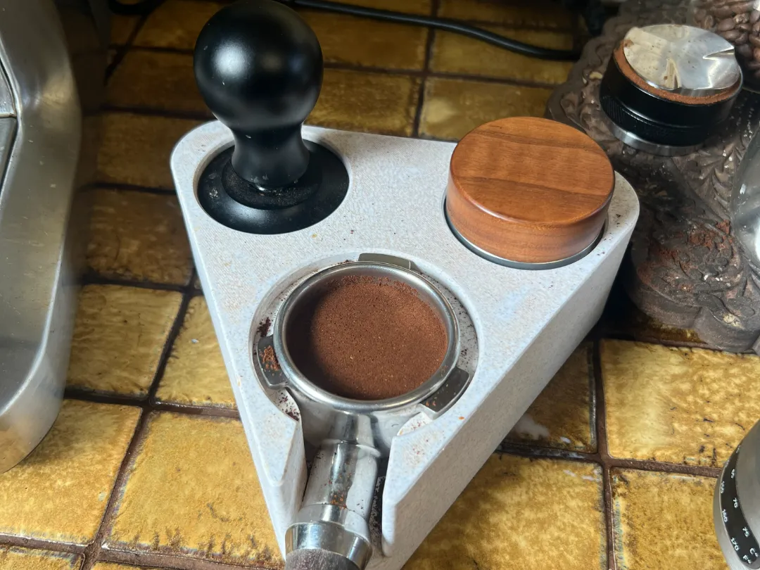 Station de tassage pour porte-filtre 54mm