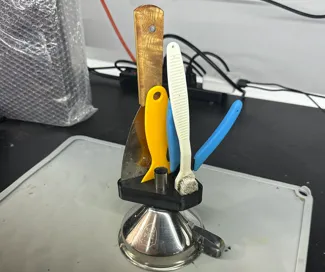 Resin-tool-holder