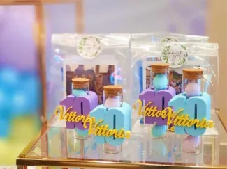 Gadget 10 anni Vittoria