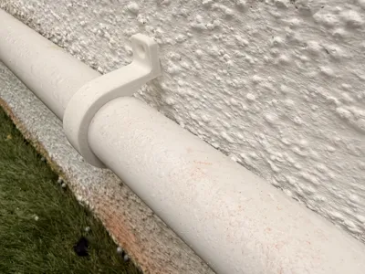 32mm pipe clip