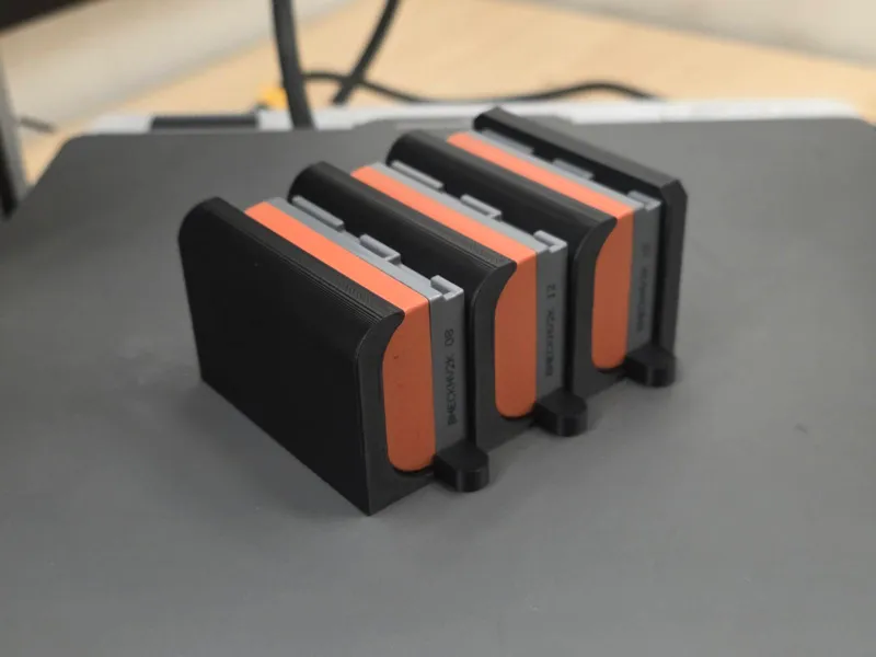 Canon LP-E6 battery holder